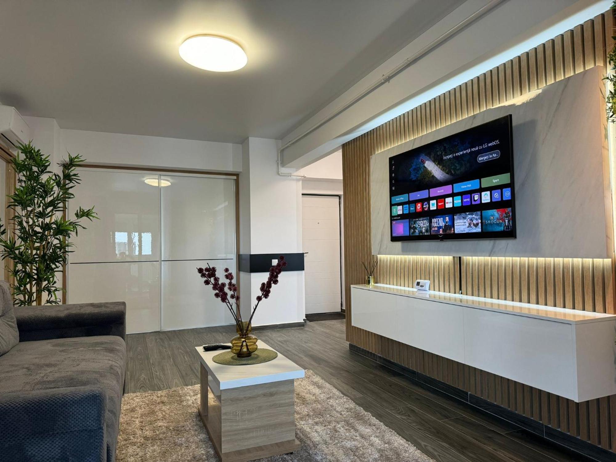 Luxury Glam Apartments Central Adress Bucuresti With Parking Extérieur photo